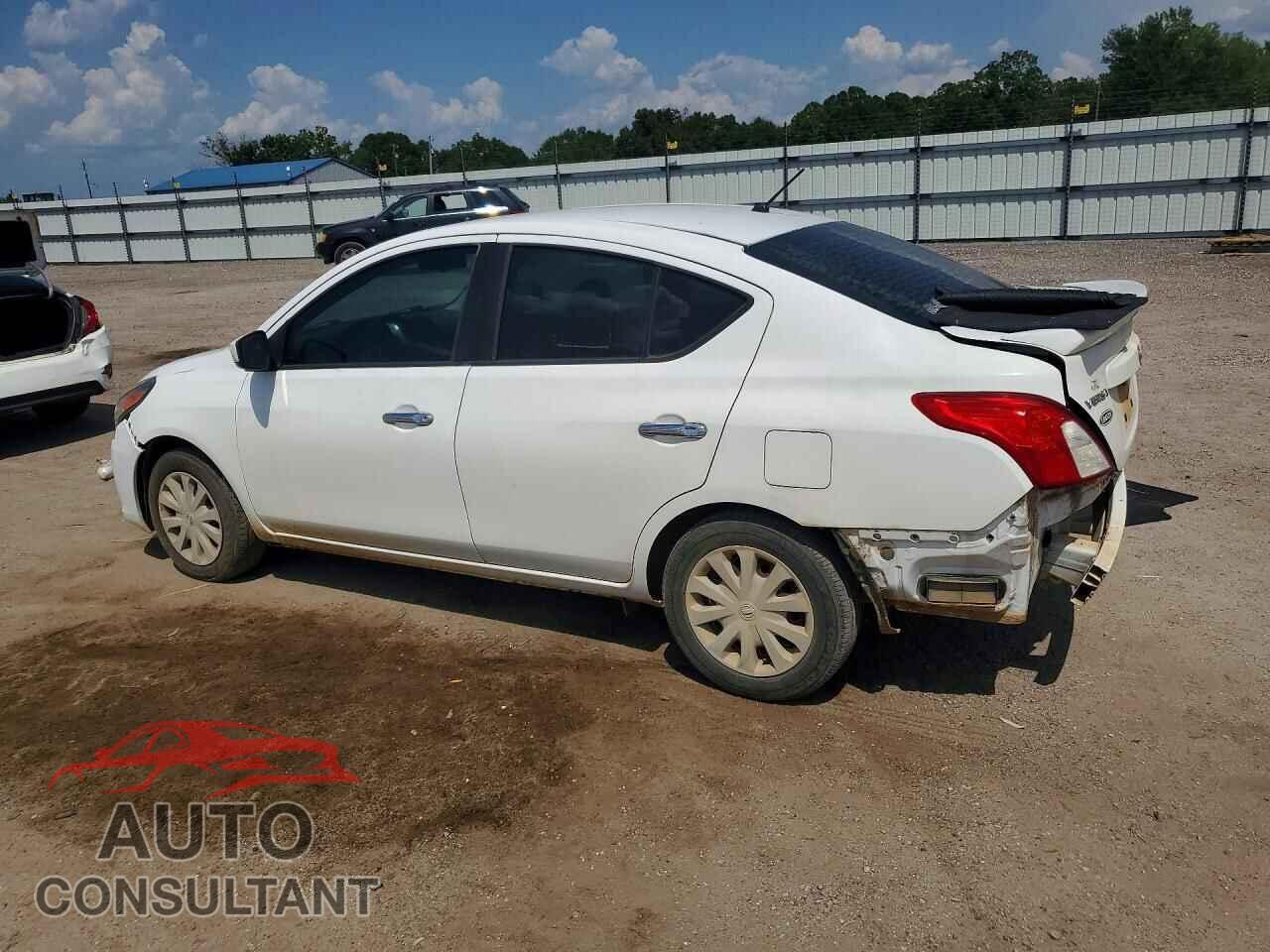 NISSAN VERSA 2019 - 3N1CN7AP3KL846960