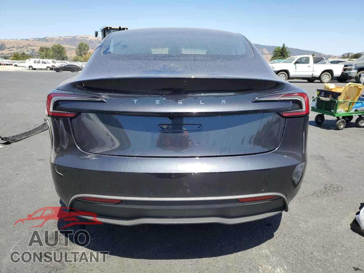 TESLA MODEL 3 2025 - 5YJ3E1EA9SF992276