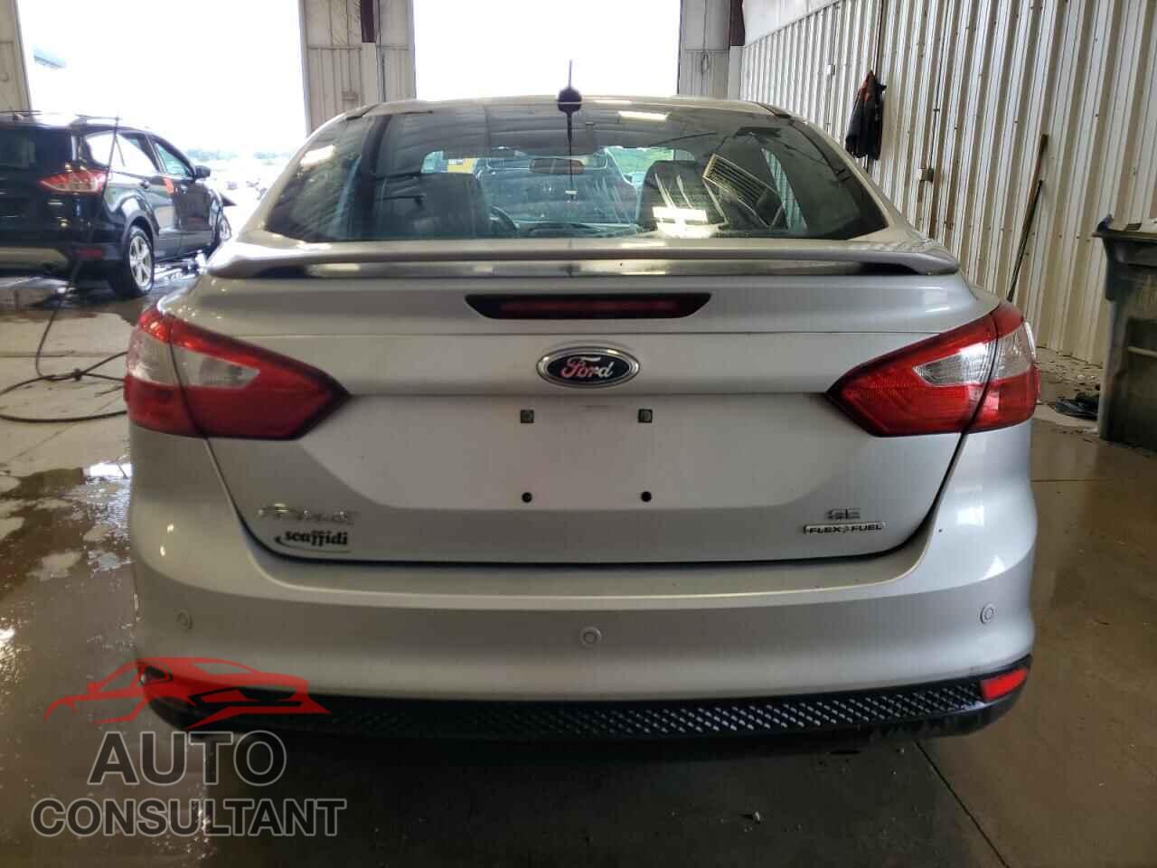 FORD FOCUS 2014 - 1FADP3F22EL209727