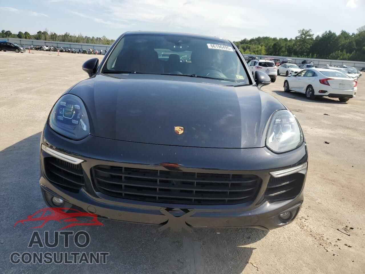 PORSCHE CAYENNE 2017 - WP1AB2A21HLA52272