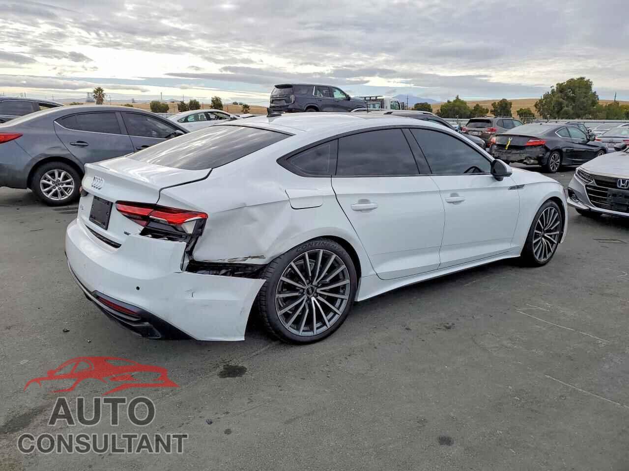 AUDI A5 2022 - WAUCBCF50NA017374