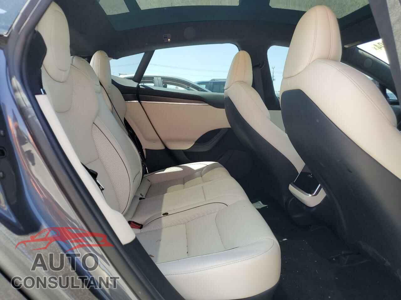 TESLA MODEL S 2022 - 5YJSA1E68NF473677