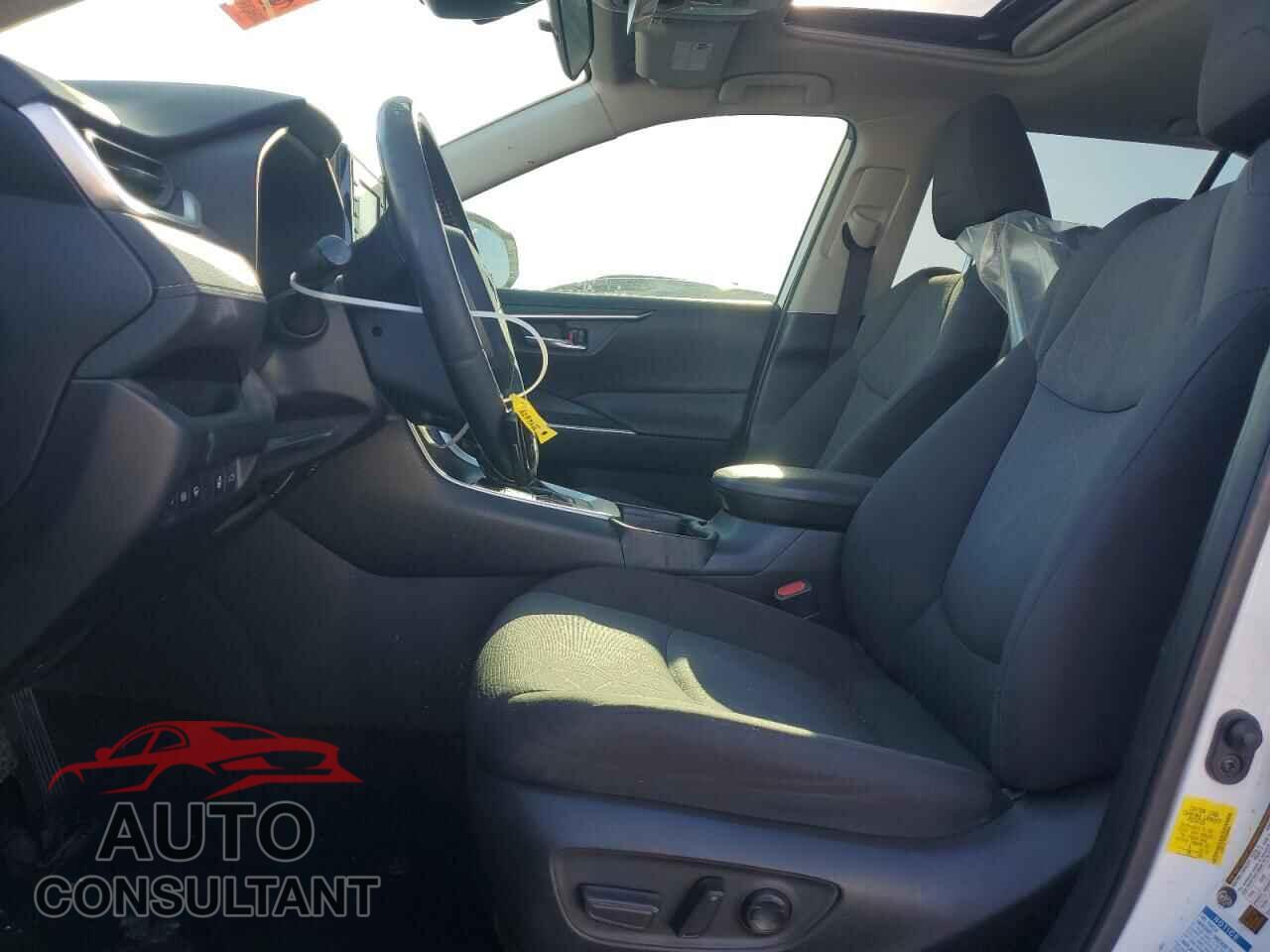 TOYOTA RAV4 2019 - JTMP1RFV8KD020446