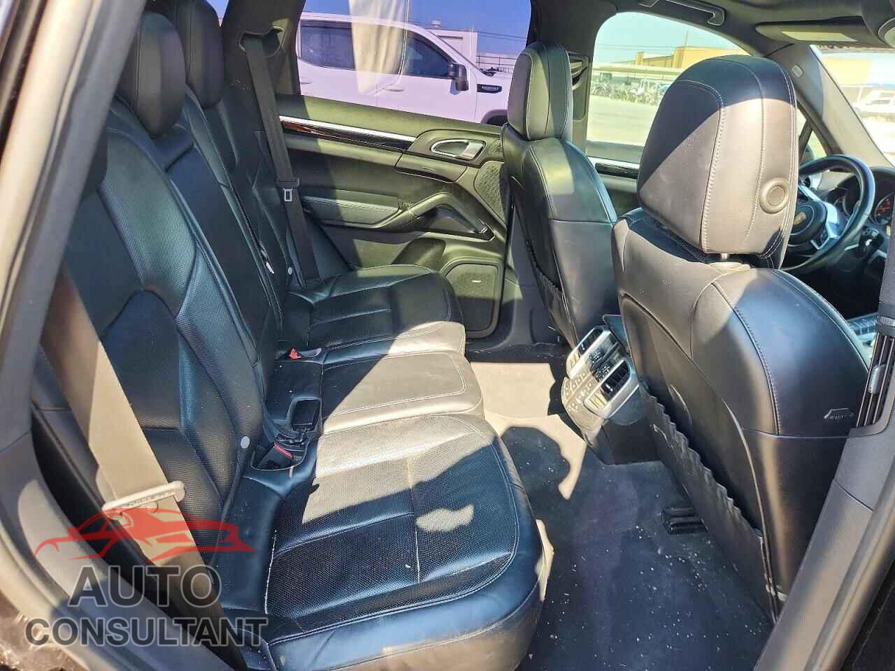 PORSCHE CAYENNE 2016 - WP1AA2A22GLA02336