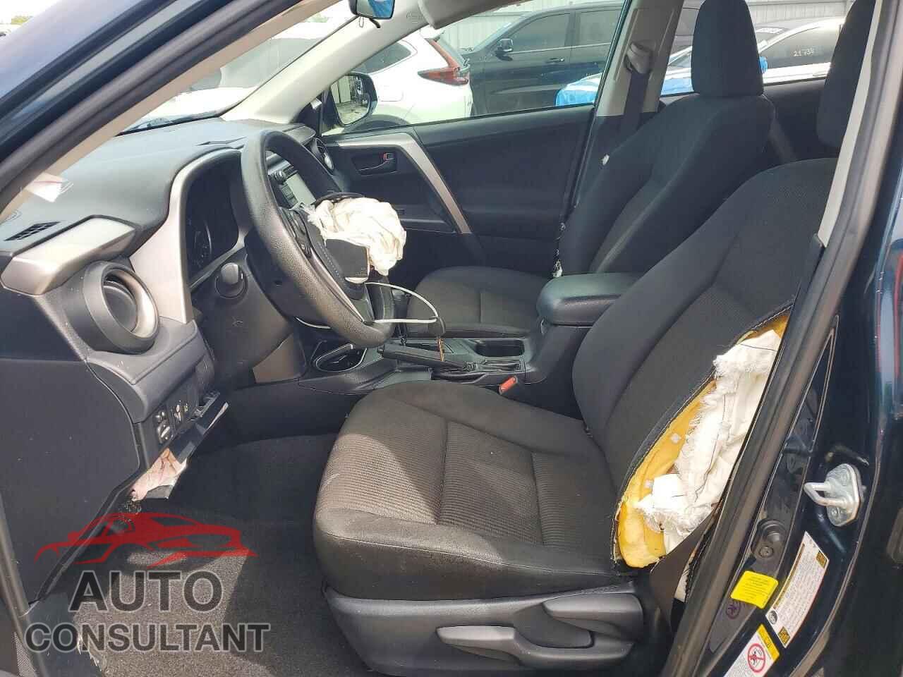 TOYOTA RAV4 2017 - JTMZFREV5HJ718972