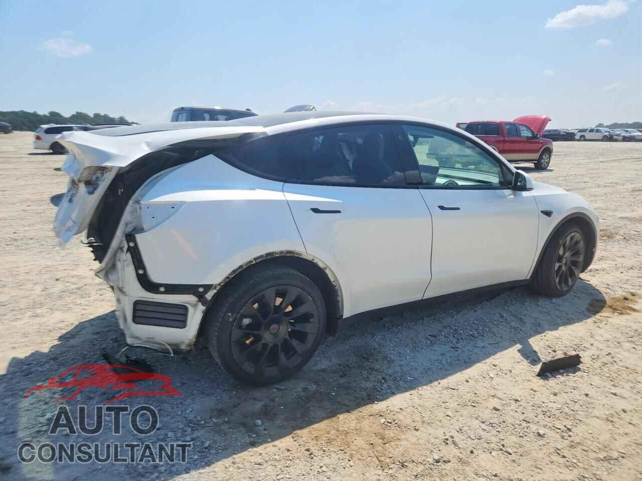 TESLA MODEL Y 2023 - 7SAYGDEE2PF638677