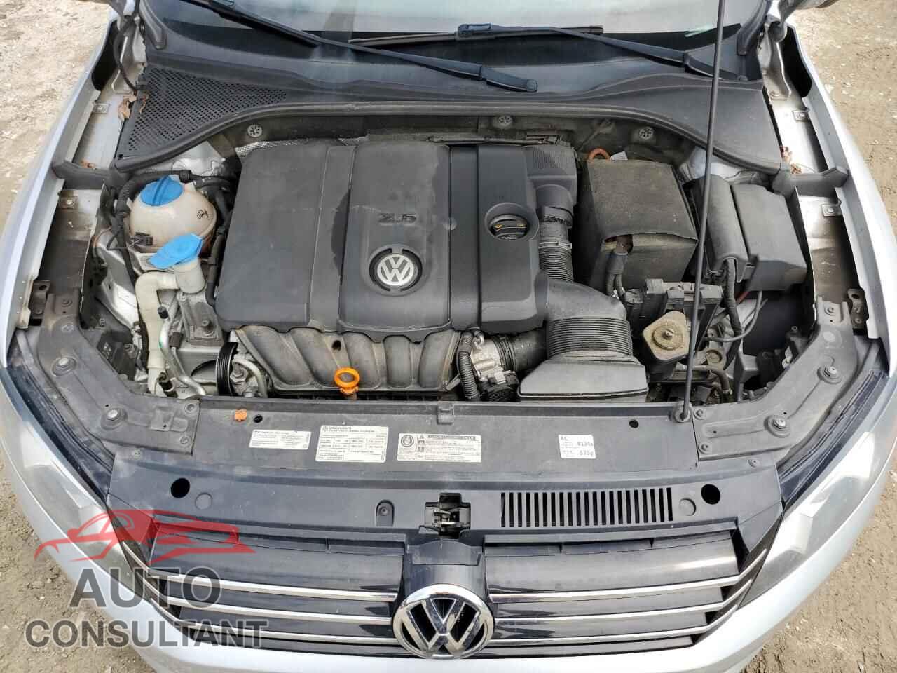 VOLKSWAGEN PASSAT 2012 - 1VWAP7A31CC110587
