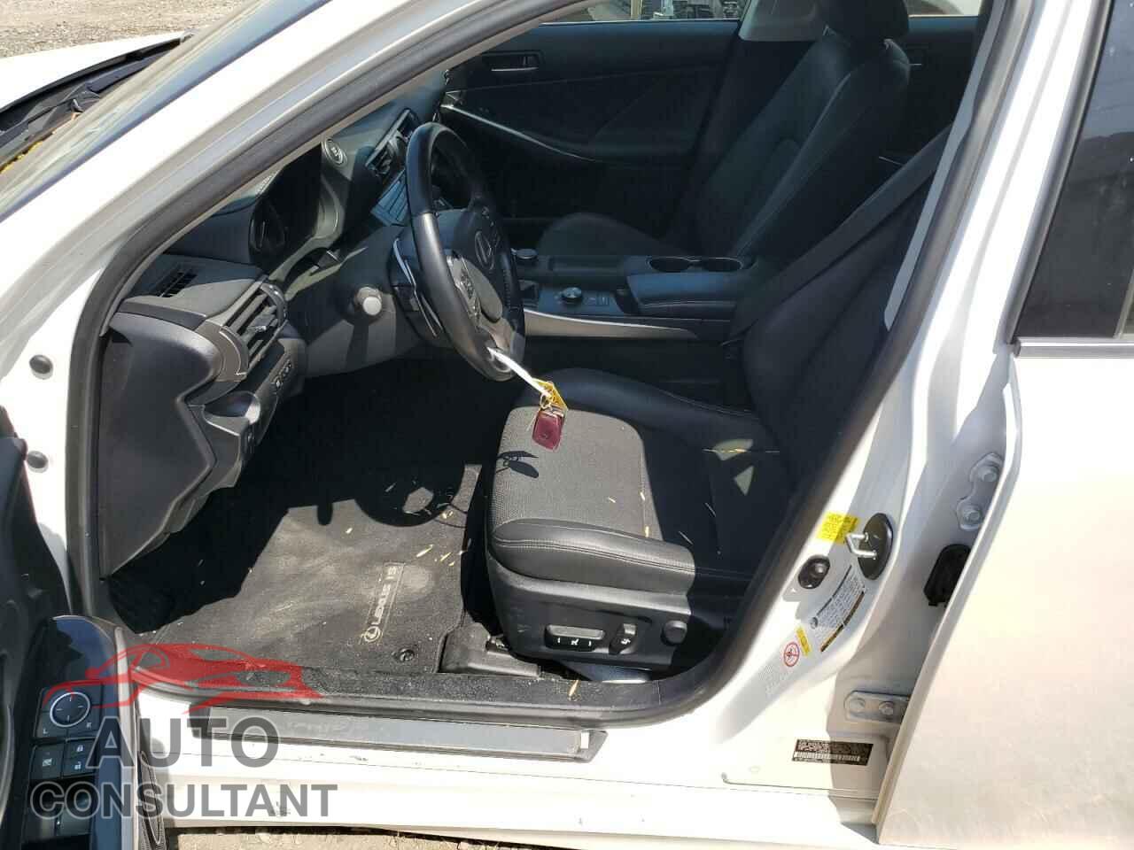 LEXUS IS 2018 - JTHBA1D22J5076622