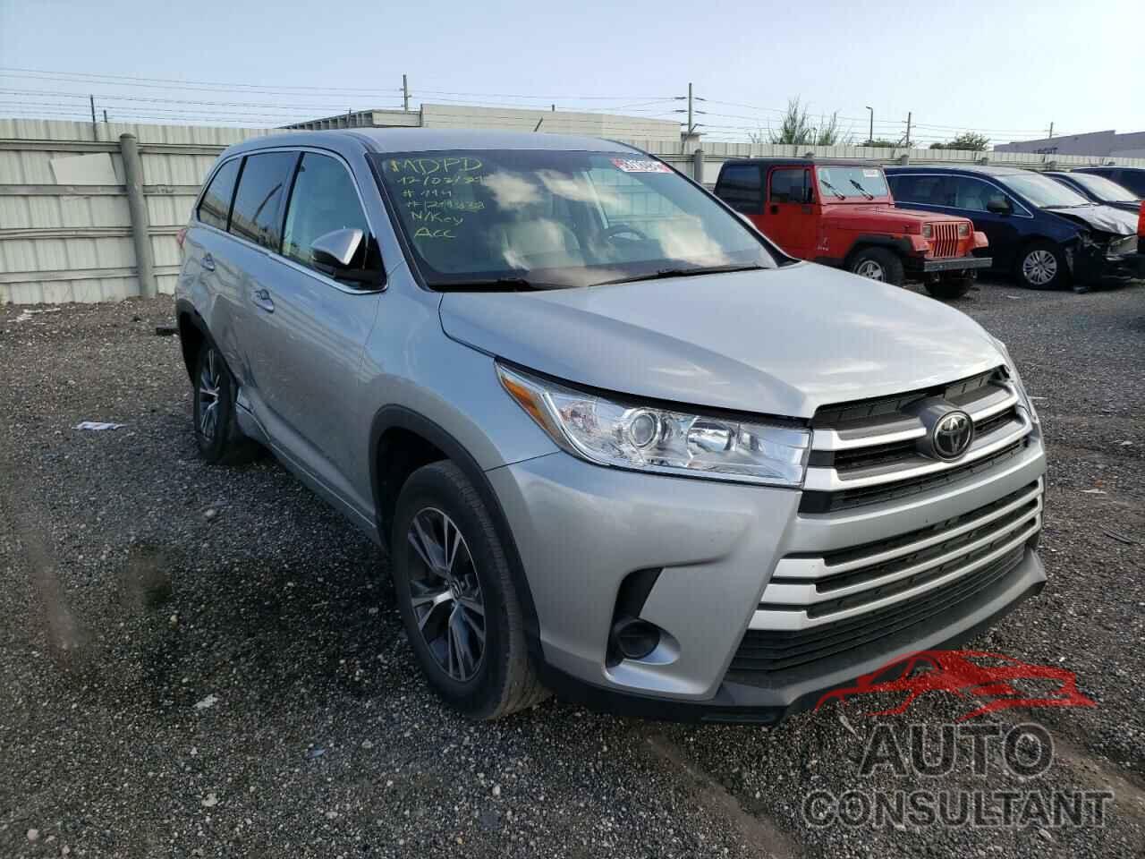 TOYOTA HIGHLANDER 2018 - 5TDZARFH4JS035256