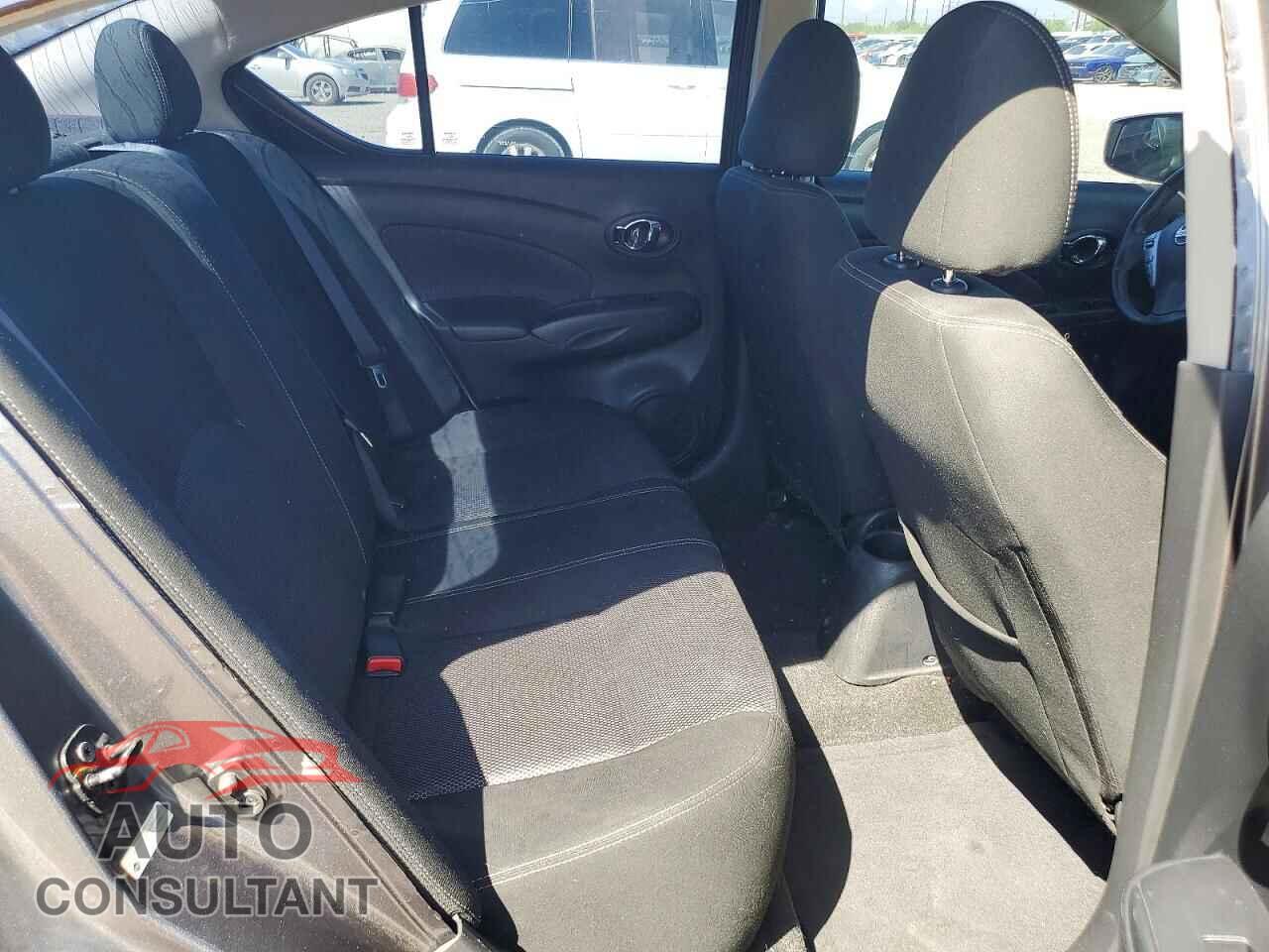 NISSAN VERSA 2017 - 3N1CN7AP3HL804443