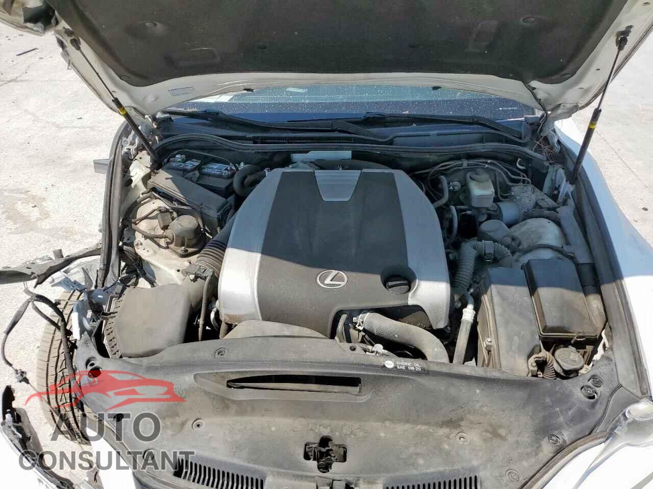 LEXUS IS 2014 - JTHBE1D29E5013043