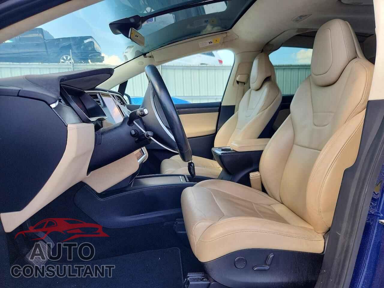 TESLA MODEL X 2017 - 5YJXCBE22HF051279