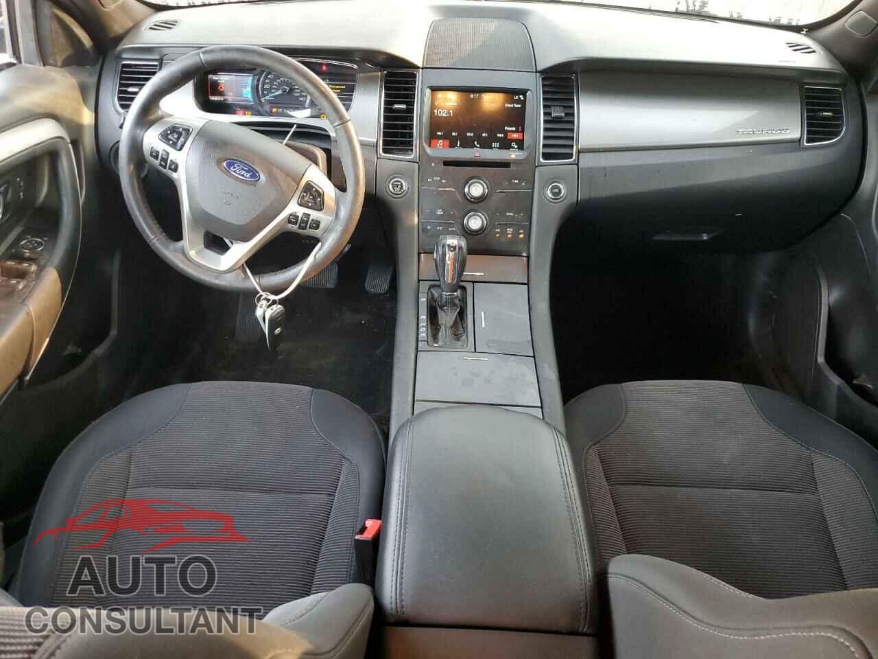 FORD TAURUS 2017 - 1FAHP2E89HG113365