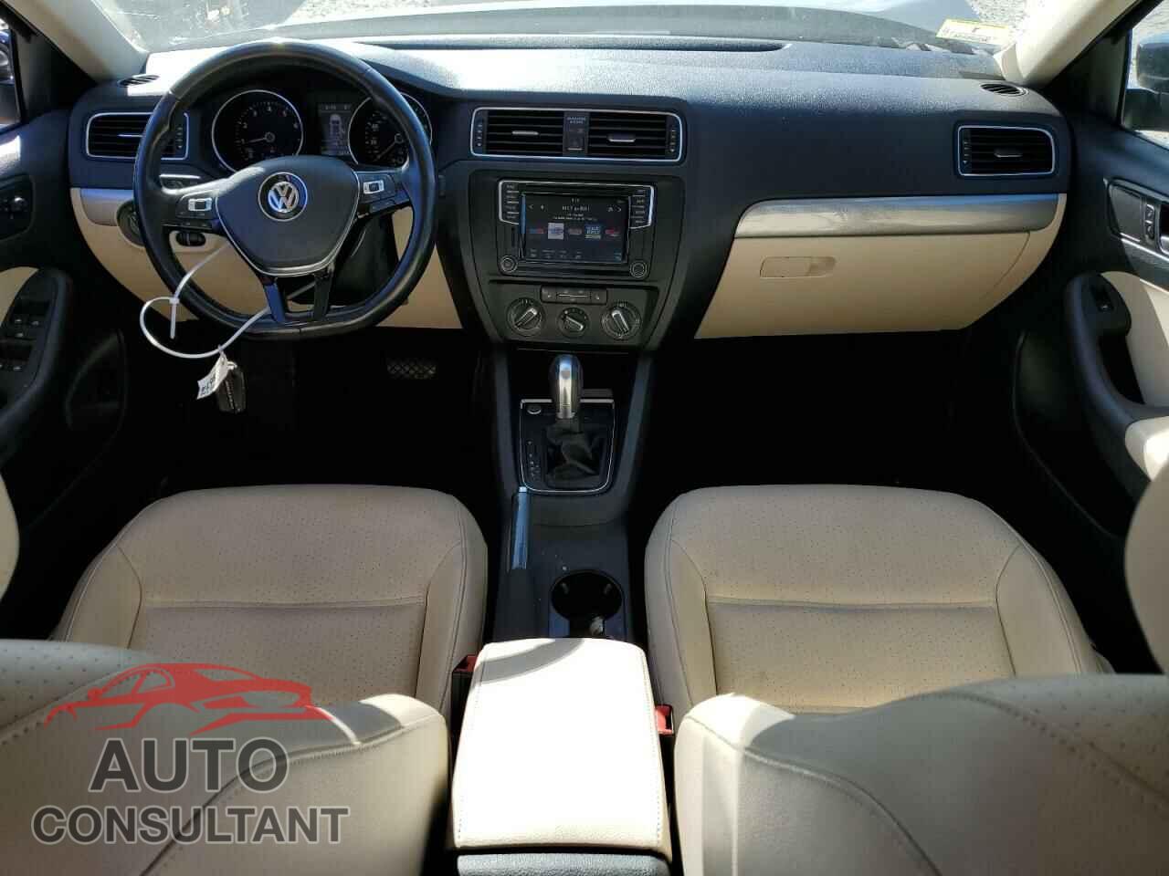 VOLKSWAGEN JETTA 2017 - 3VWDB7AJ9HM401435