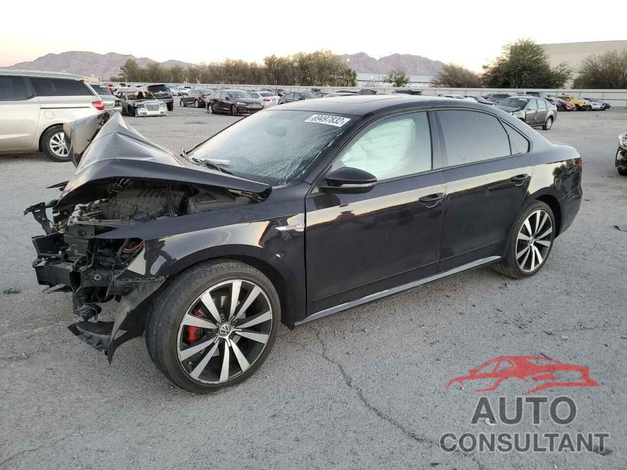 VOLKSWAGEN PASSAT 2018 - 1VWJM7A32JC039549
