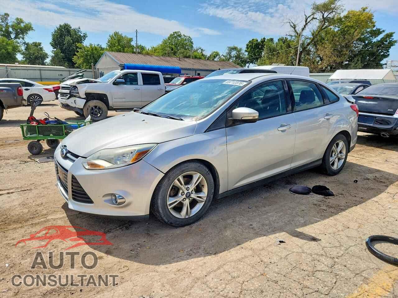 FORD FOCUS 2014 - 1FADP3F2XEL175617