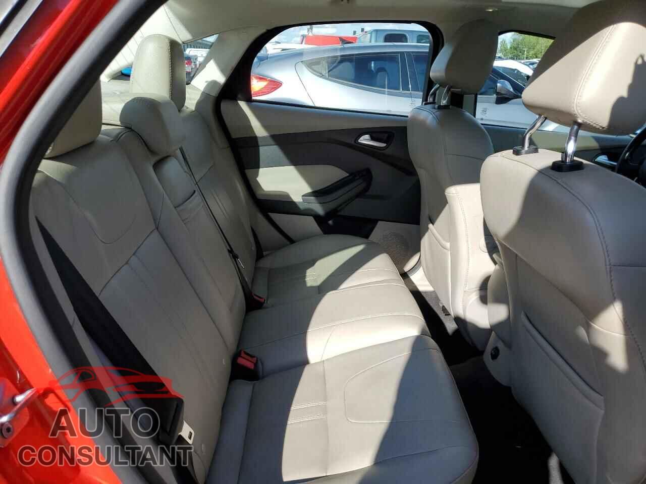 FORD FOCUS 2012 - 1FAHP3H22CL357341