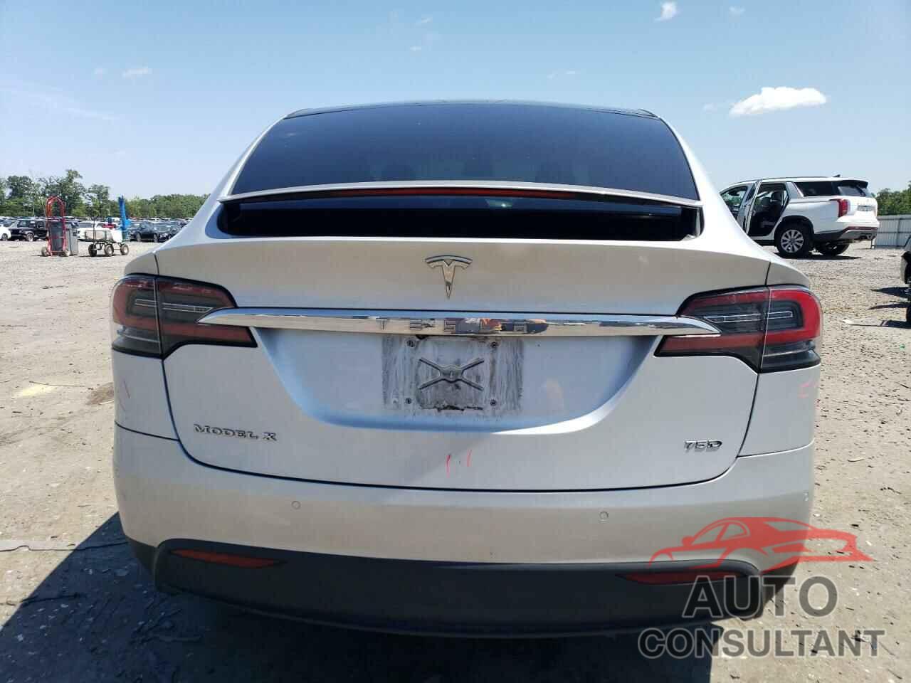 TESLA MODEL X 2018 - 5YJXCAE22JF103977