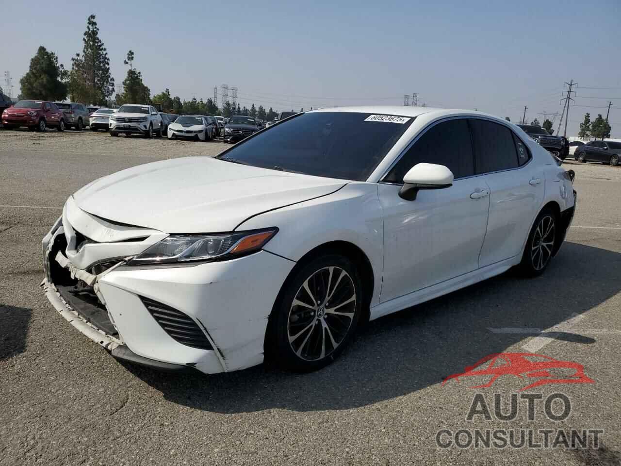 TOYOTA CAMRY 2018 - 4T1B11HK2JU081381