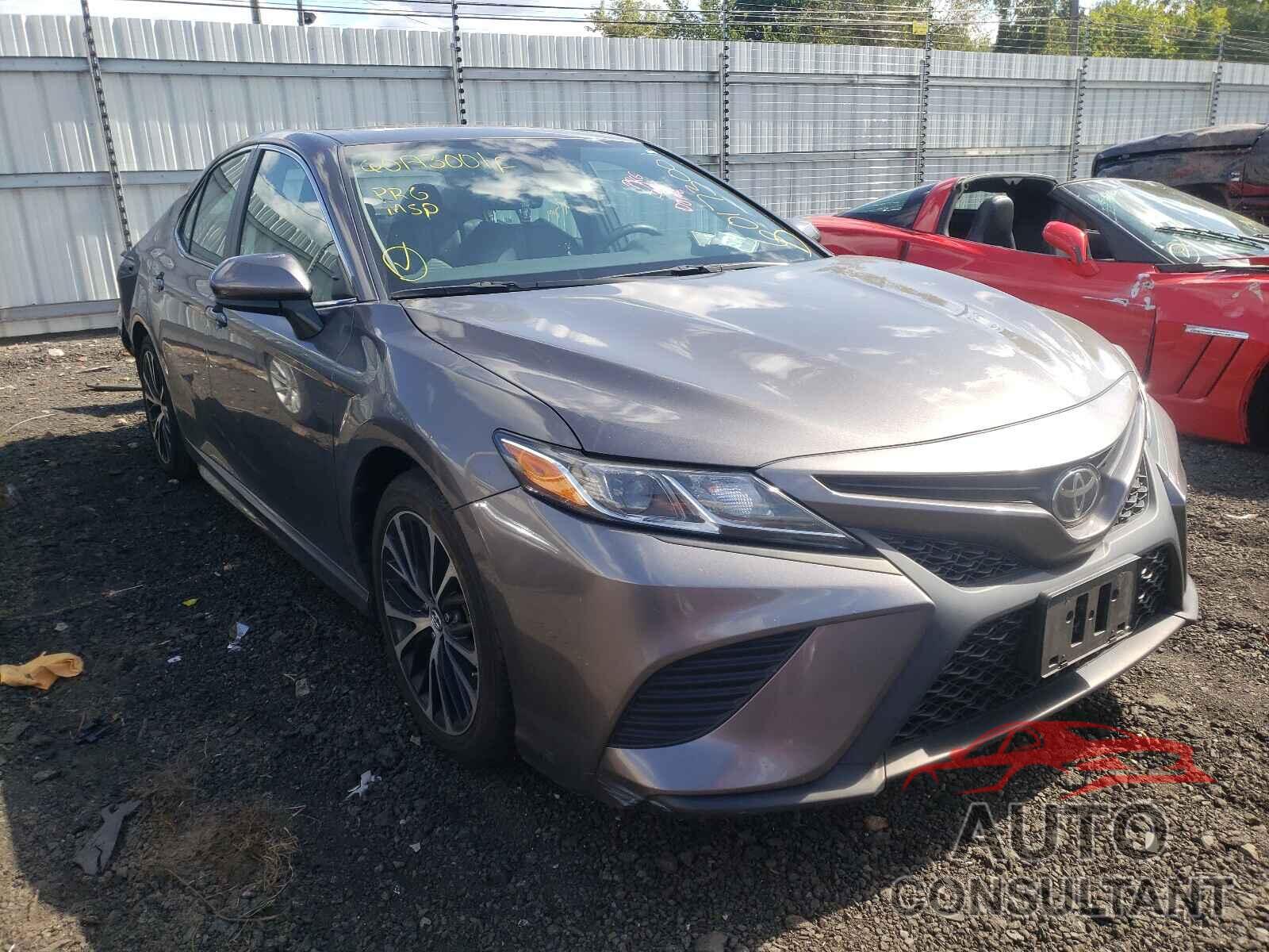 TOYOTA CAMRY 2018 - 4T1B11HK7JU511812