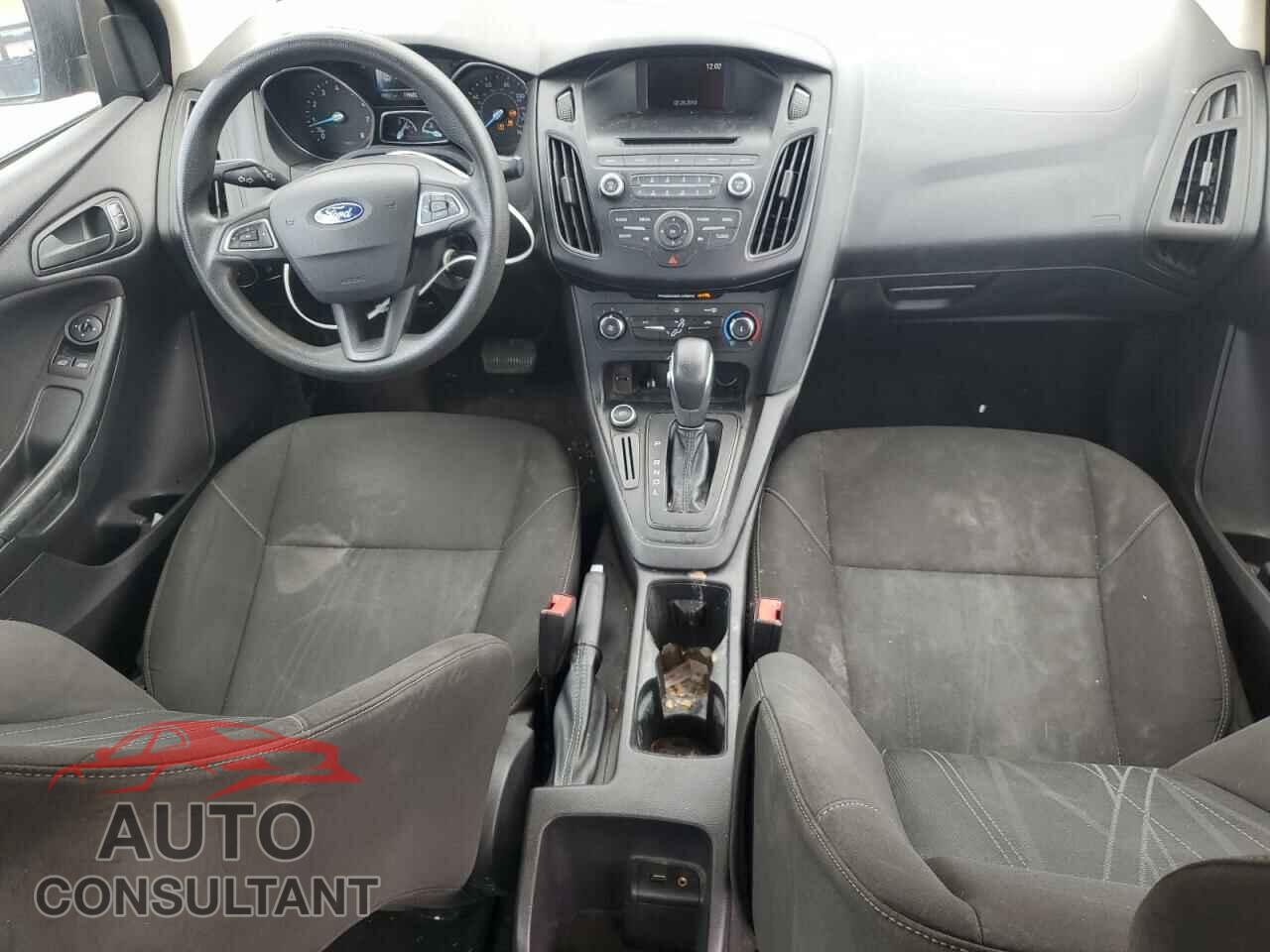 FORD FOCUS 2015 - 1FADP3E22FL261460