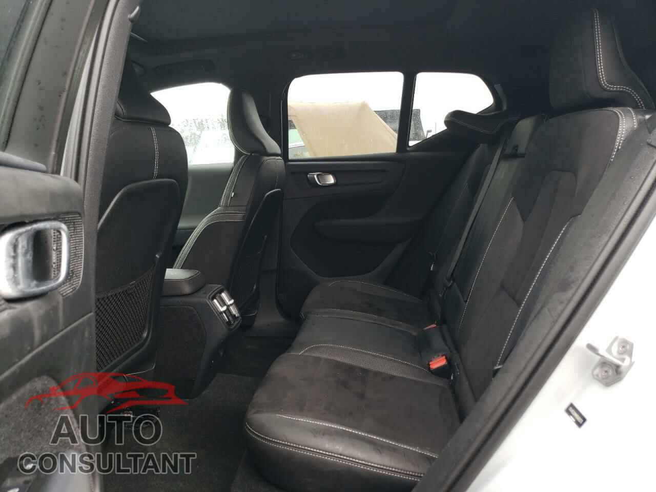 VOLVO XC40 2021 - YV4162UM4M2461575