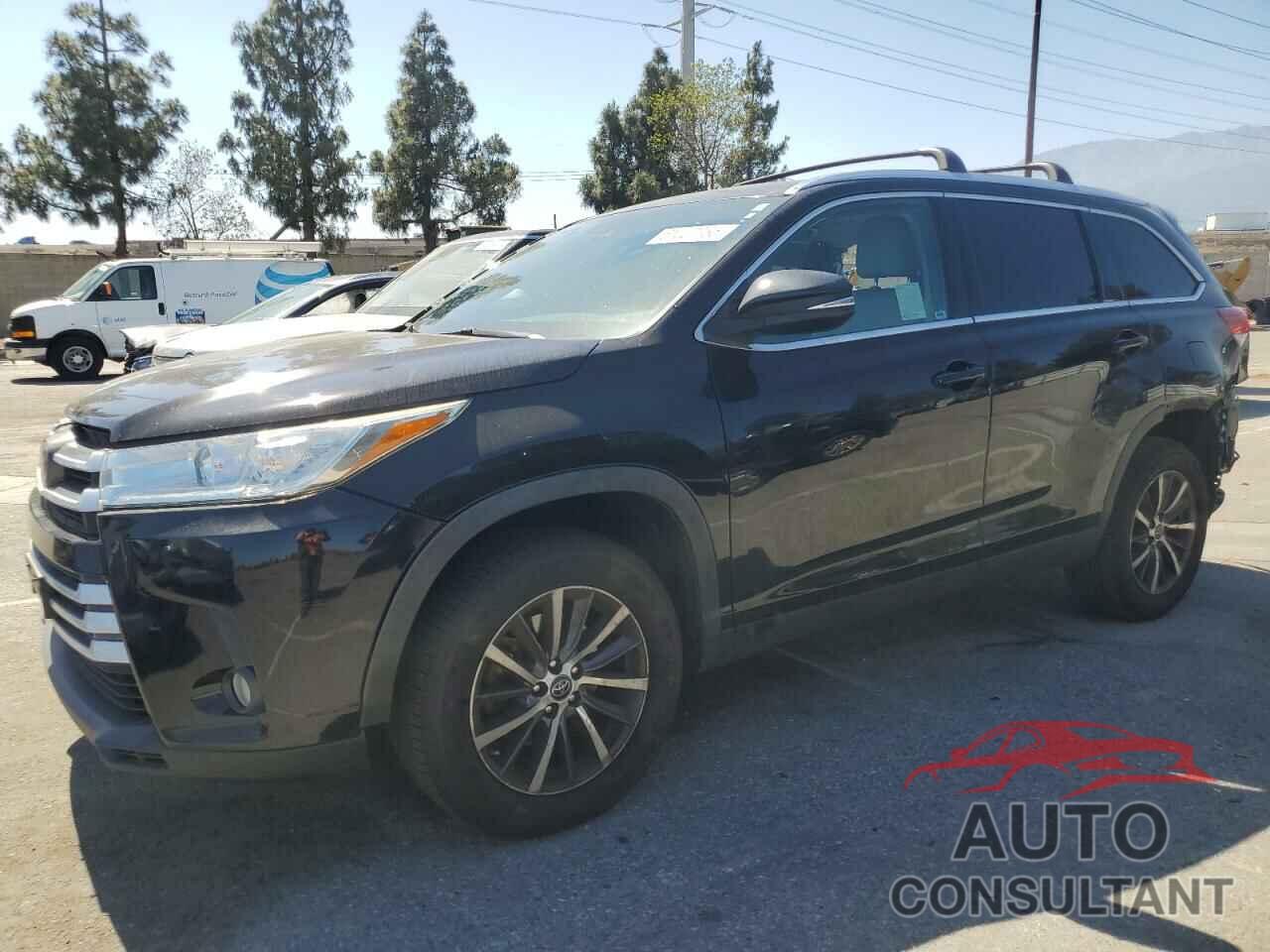 TOYOTA HIGHLANDER 2019 - 5TDKZRFH9KS563127
