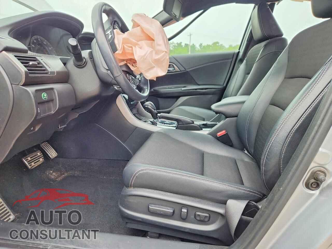 HONDA ACCORD 2017 - 1HGCR2F58HA046670