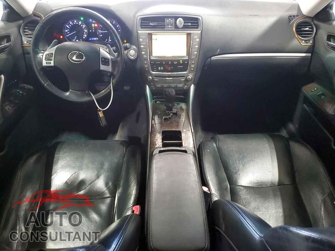 LEXUS IS 2011 - JTHCF5C25B5047096