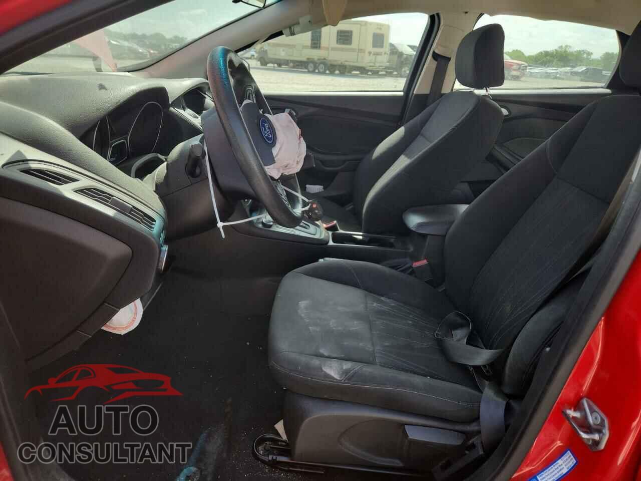 FORD FOCUS 2015 - 1FADP3K20FL342204