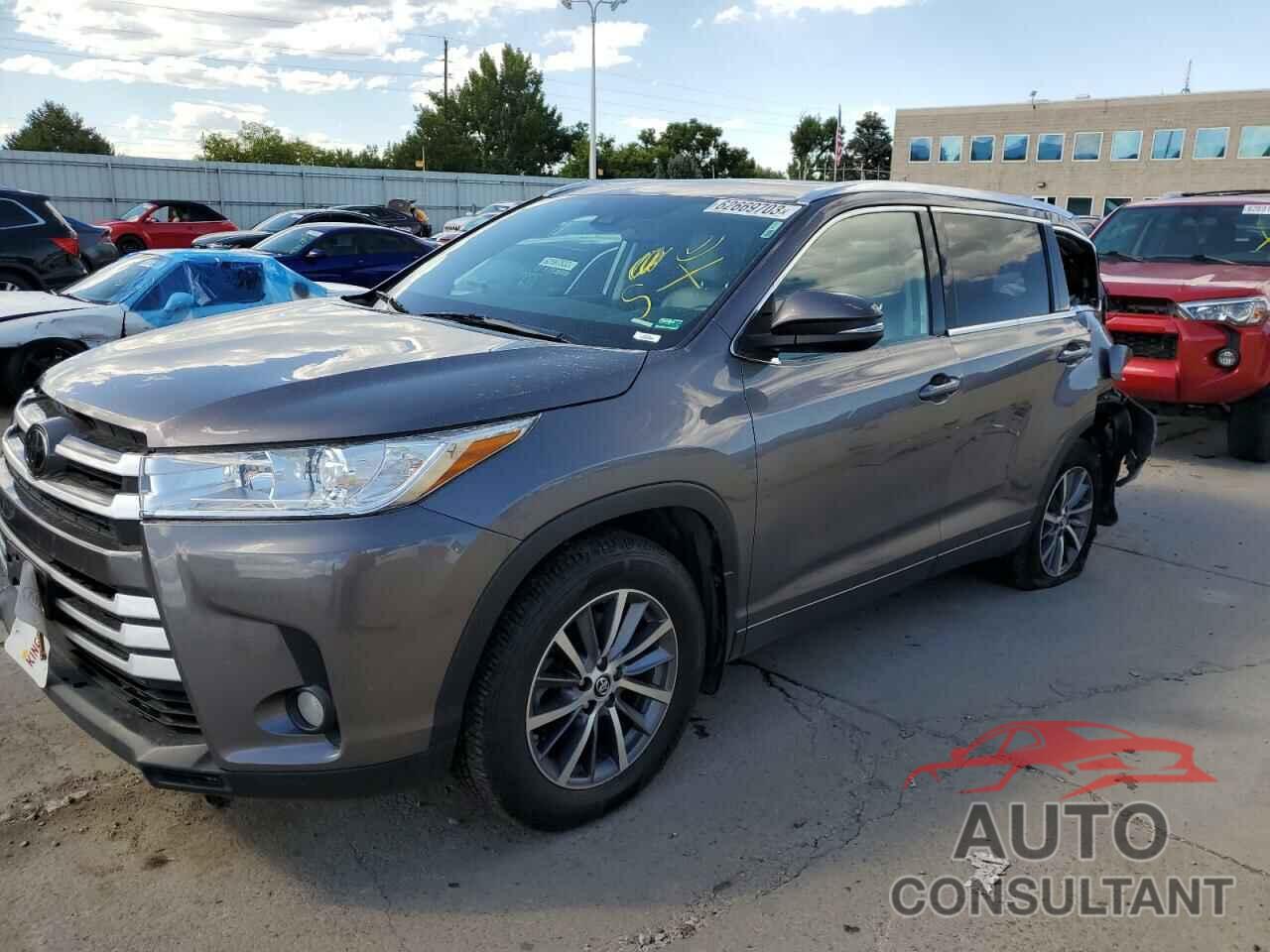 TOYOTA HIGHLANDER 2018 - 5TDJZRFH3JS556989