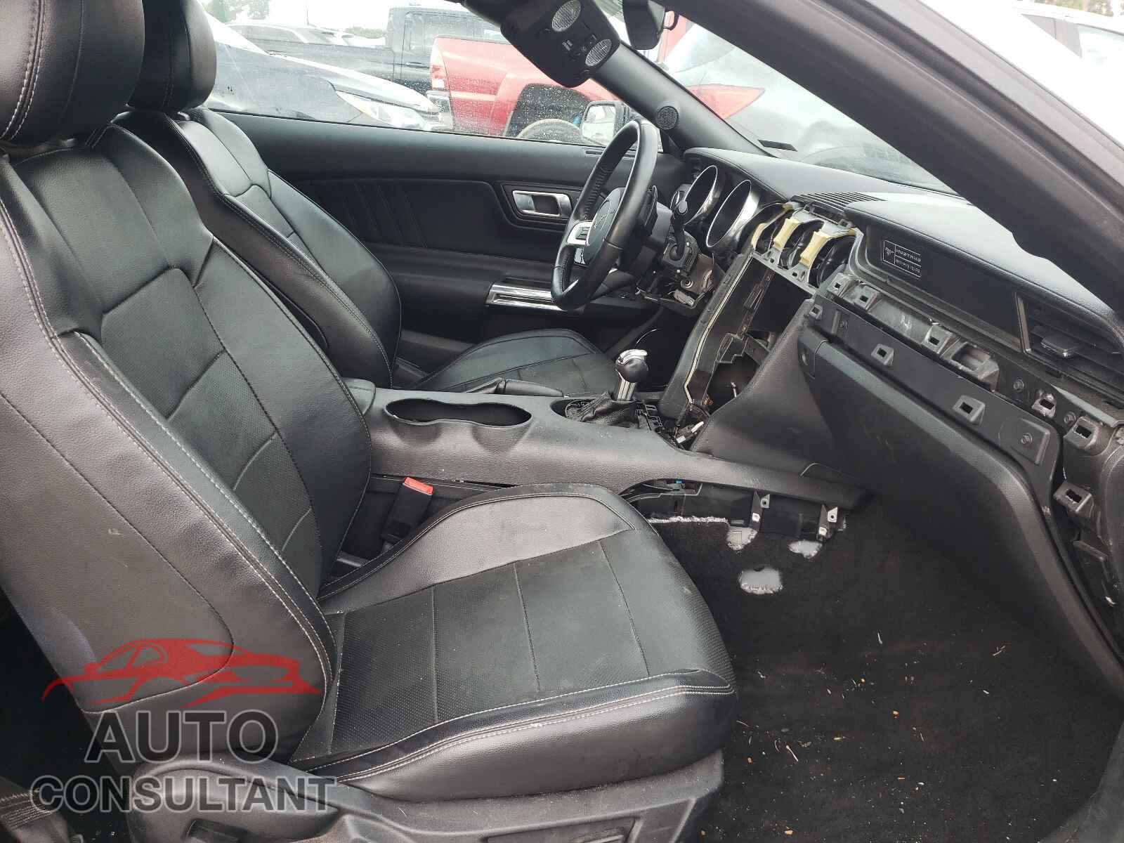 FORD MUSTANG 2020 - 1FATP8UH0L5119087