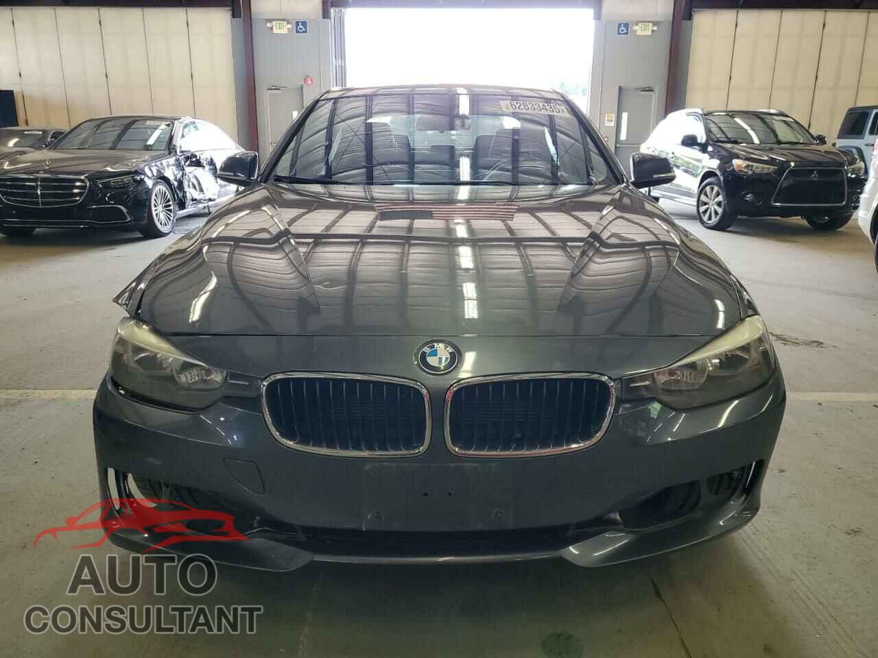 BMW 3 SERIES 2014 - WBA3C3C53EF985375