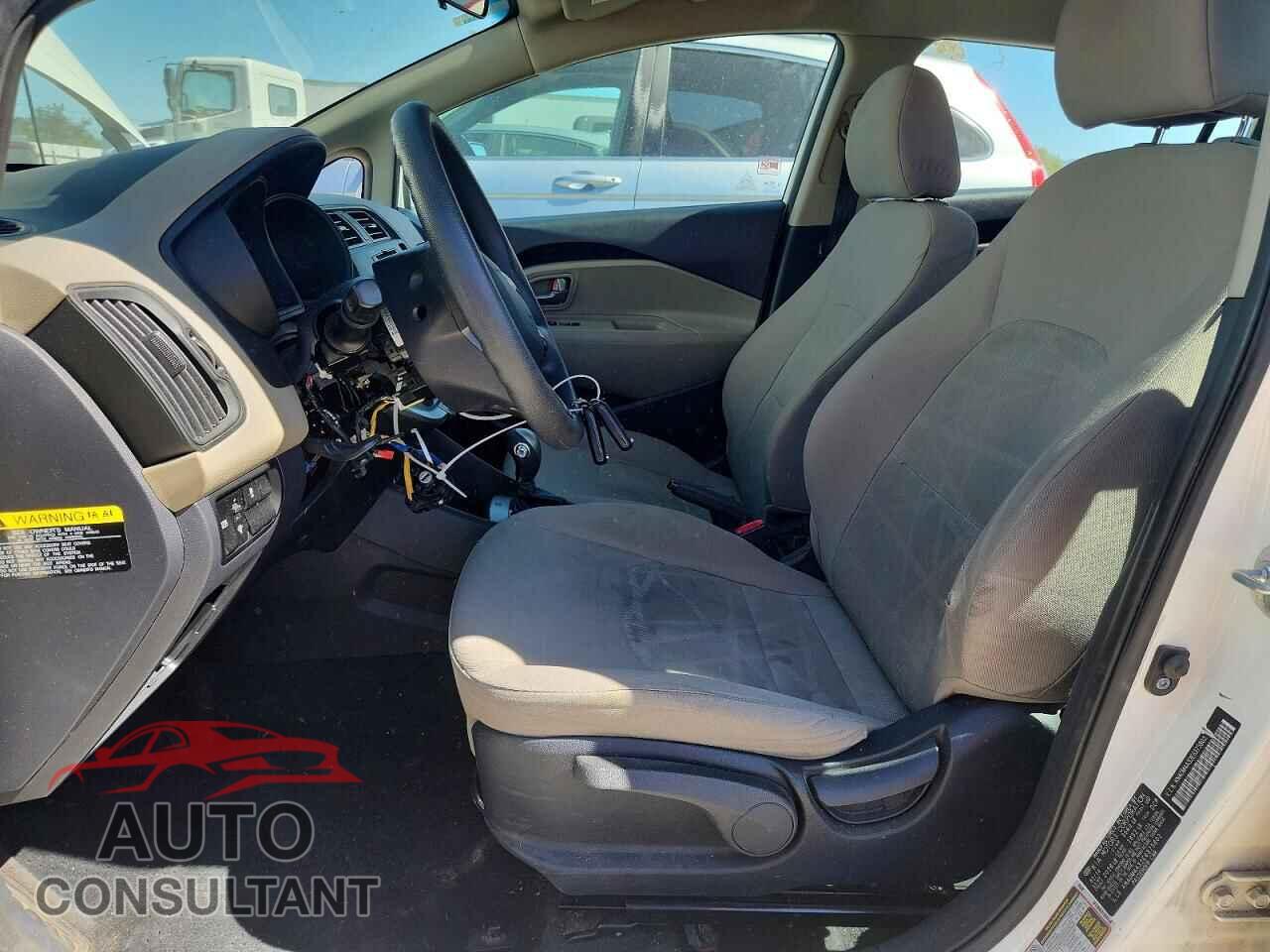 KIA RIO 2014 - KNADM4A32E6375802