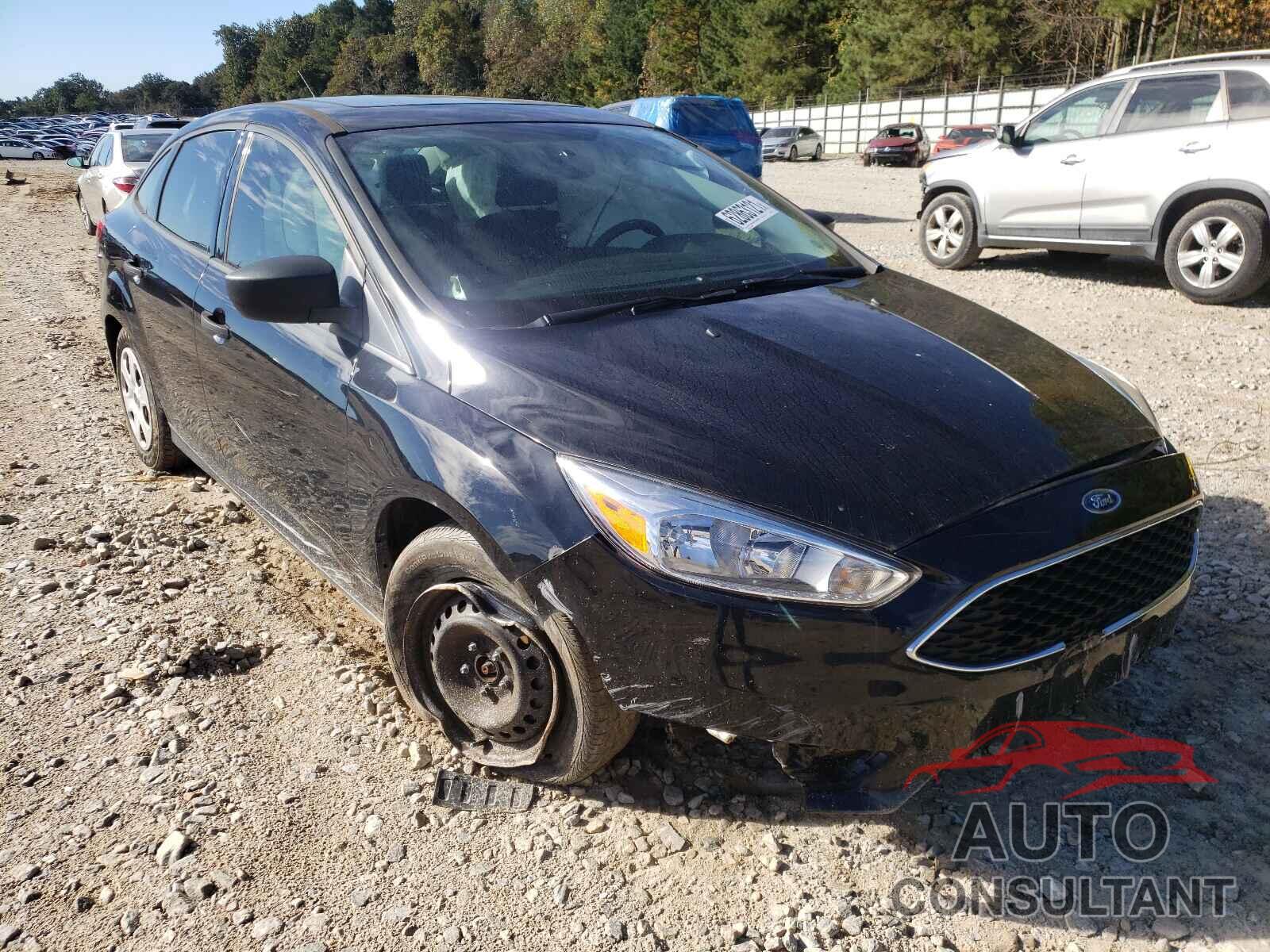 FORD FOCUS 2017 - 1FADP3E26HL330816