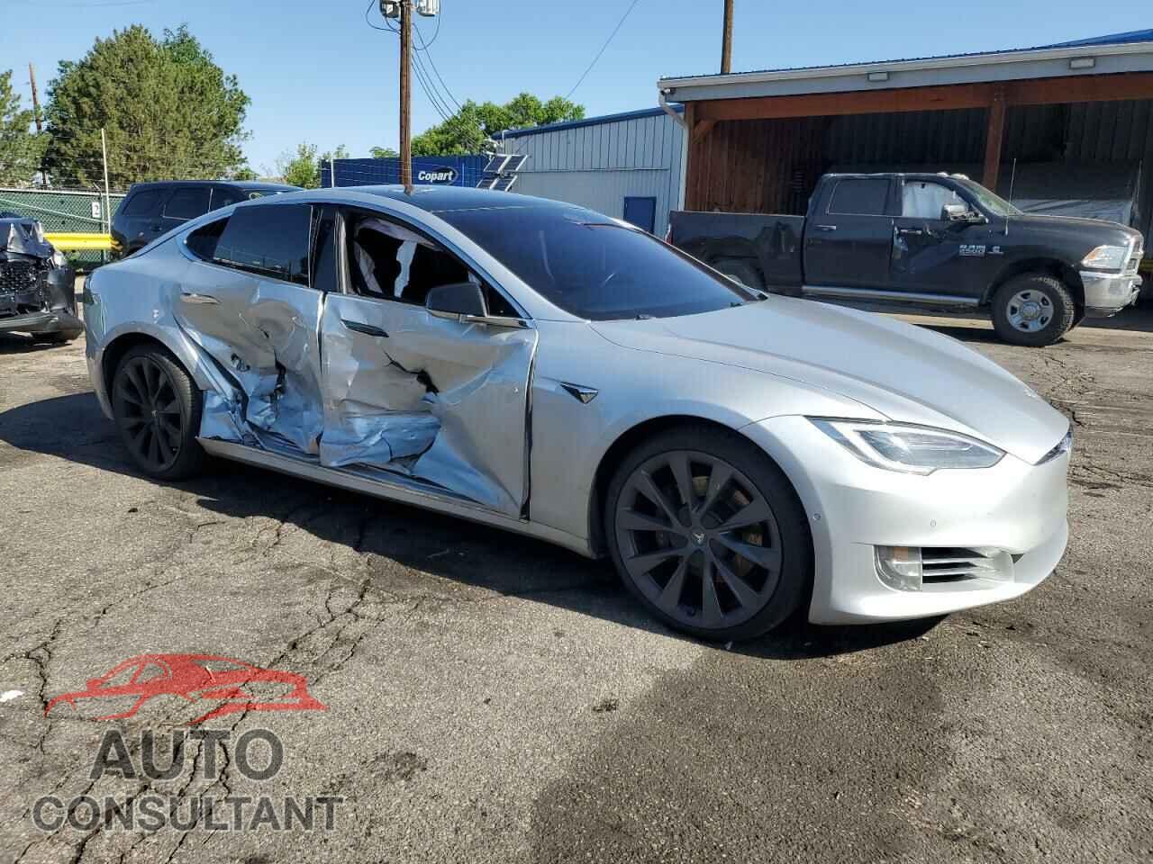 TESLA MODEL S 2018 - 5YJSA1E26JF261397