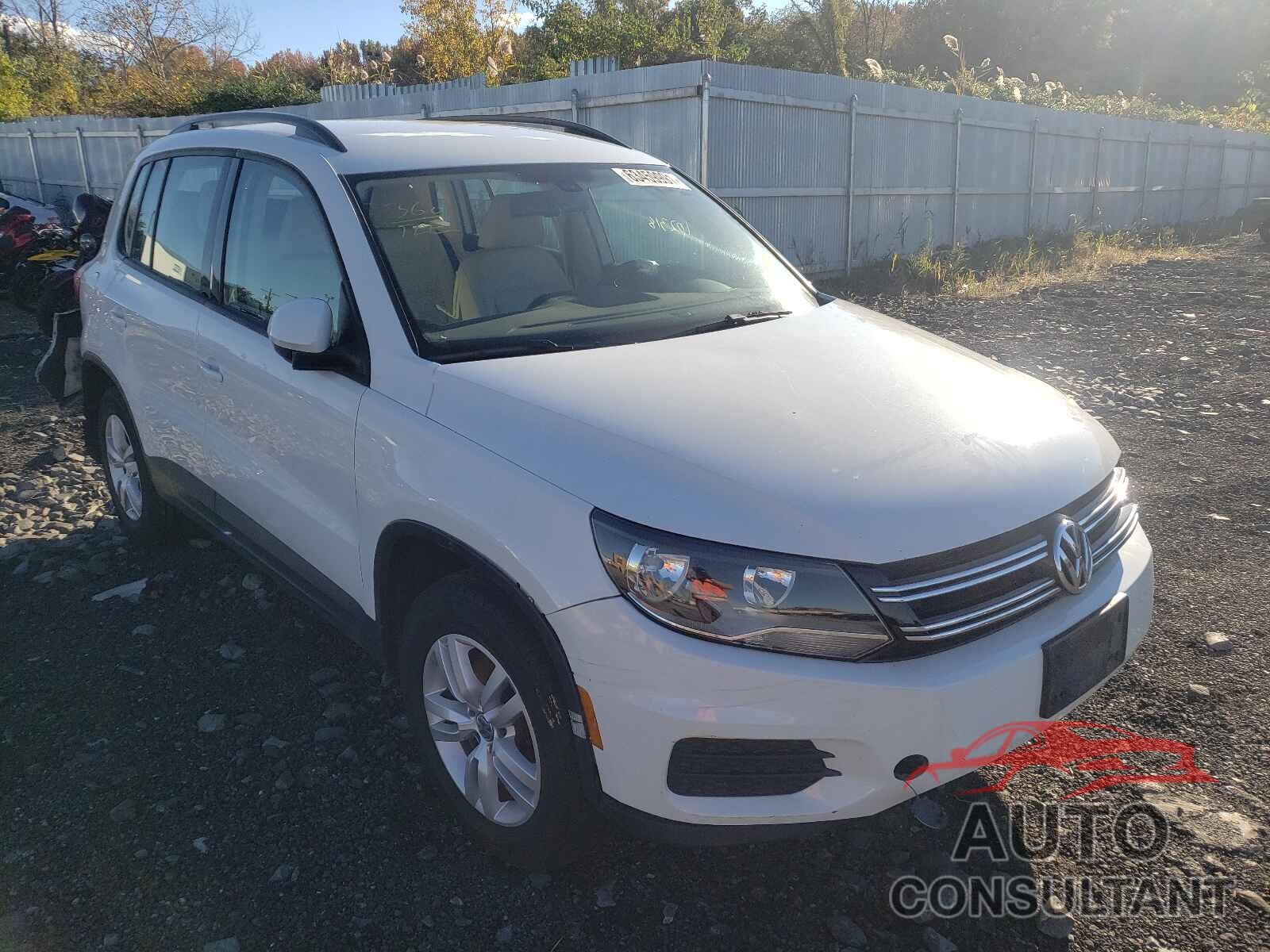 VOLKSWAGEN TIGUAN 2017 - WVGBV7AX7HK000751