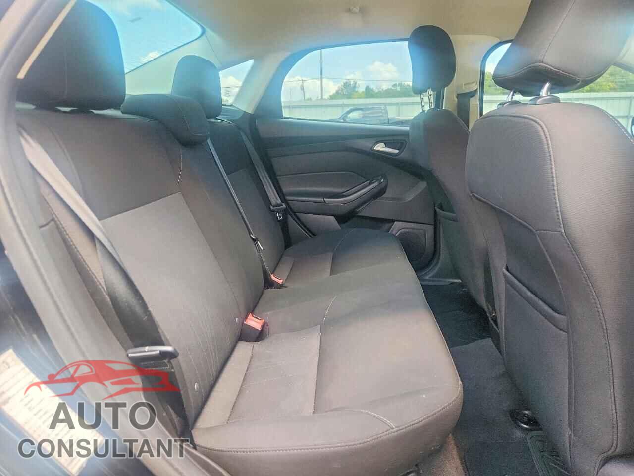 FORD FOCUS 2016 - 1FADP3F20GL285577