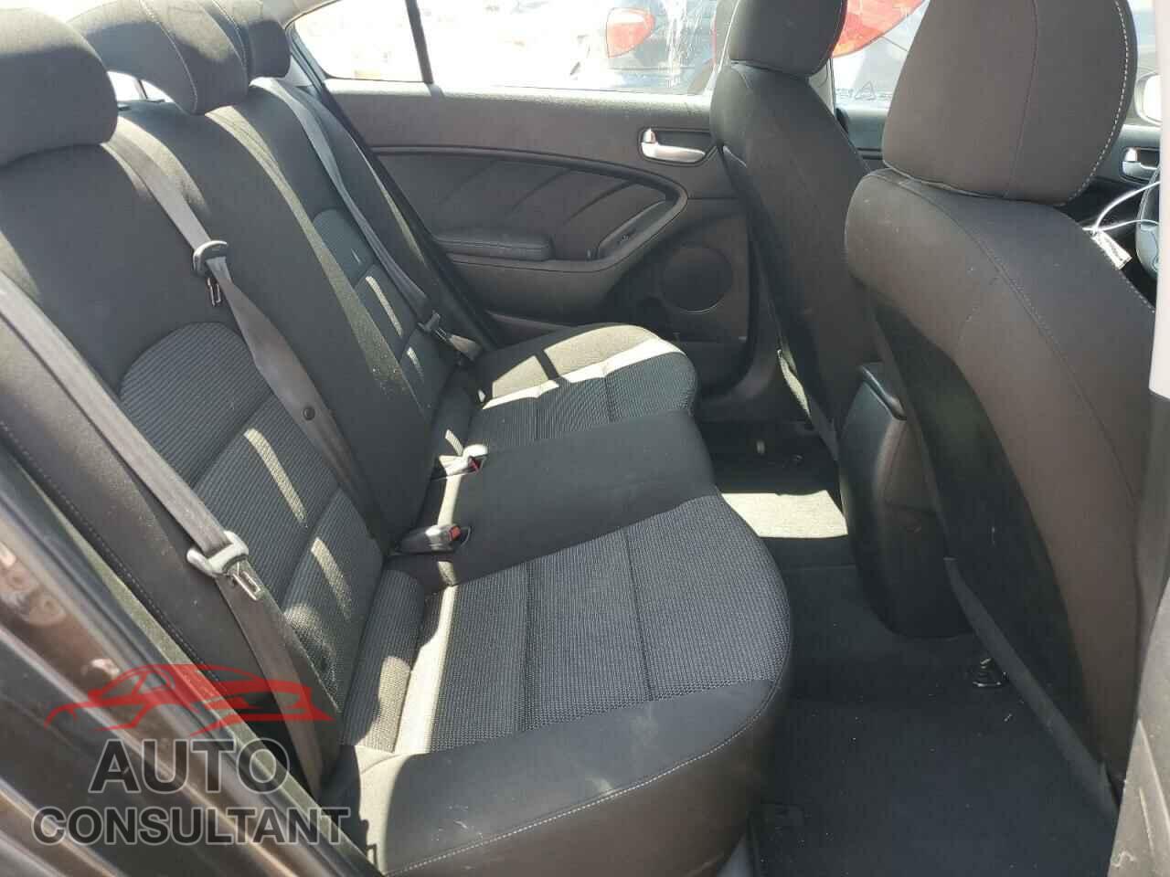 KIA FORTE 2017 - 3KPFK4A70HE112405