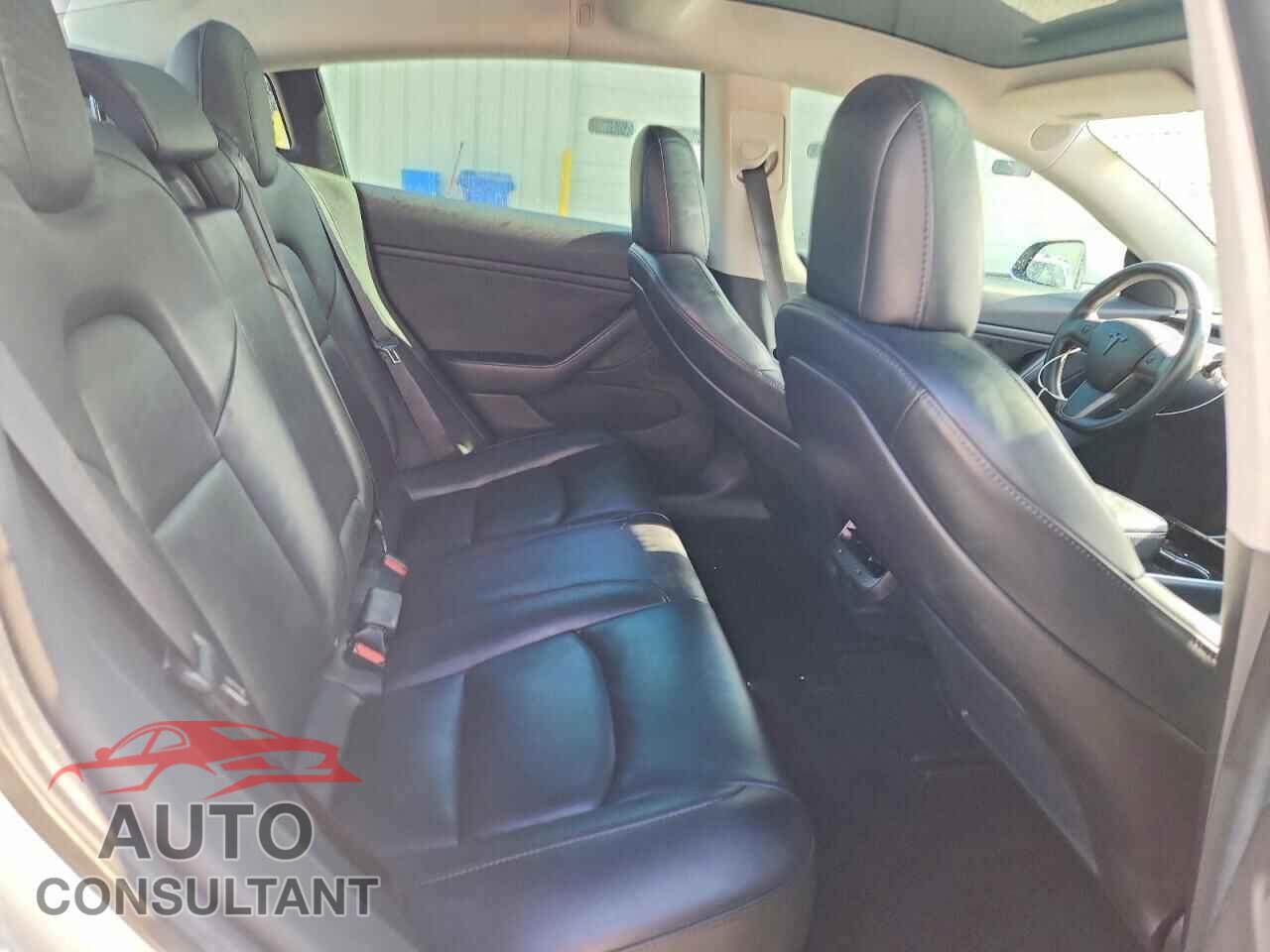 TESLA MODEL 3 2019 - 5YJ3E1EBXKF433389