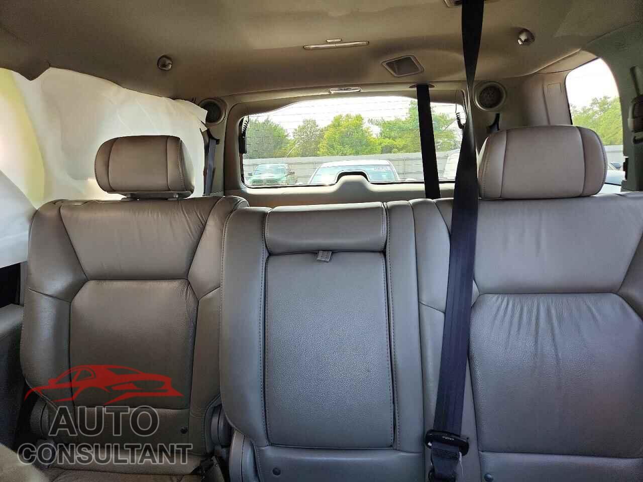 HONDA PILOT 2011 - 5FNYF4H98BB094855