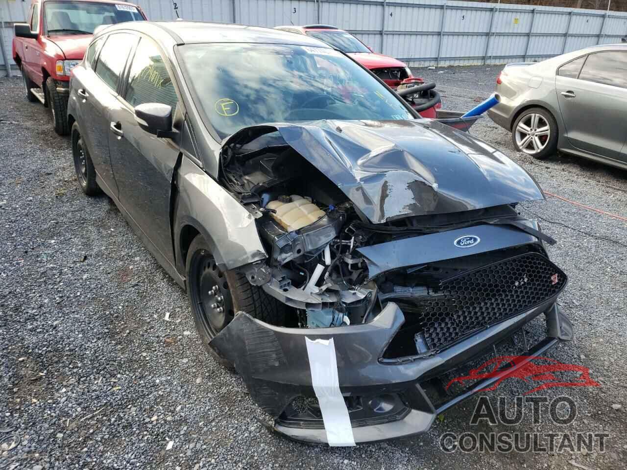 FORD FOCUS 2017 - 1FADP3L92HL234276