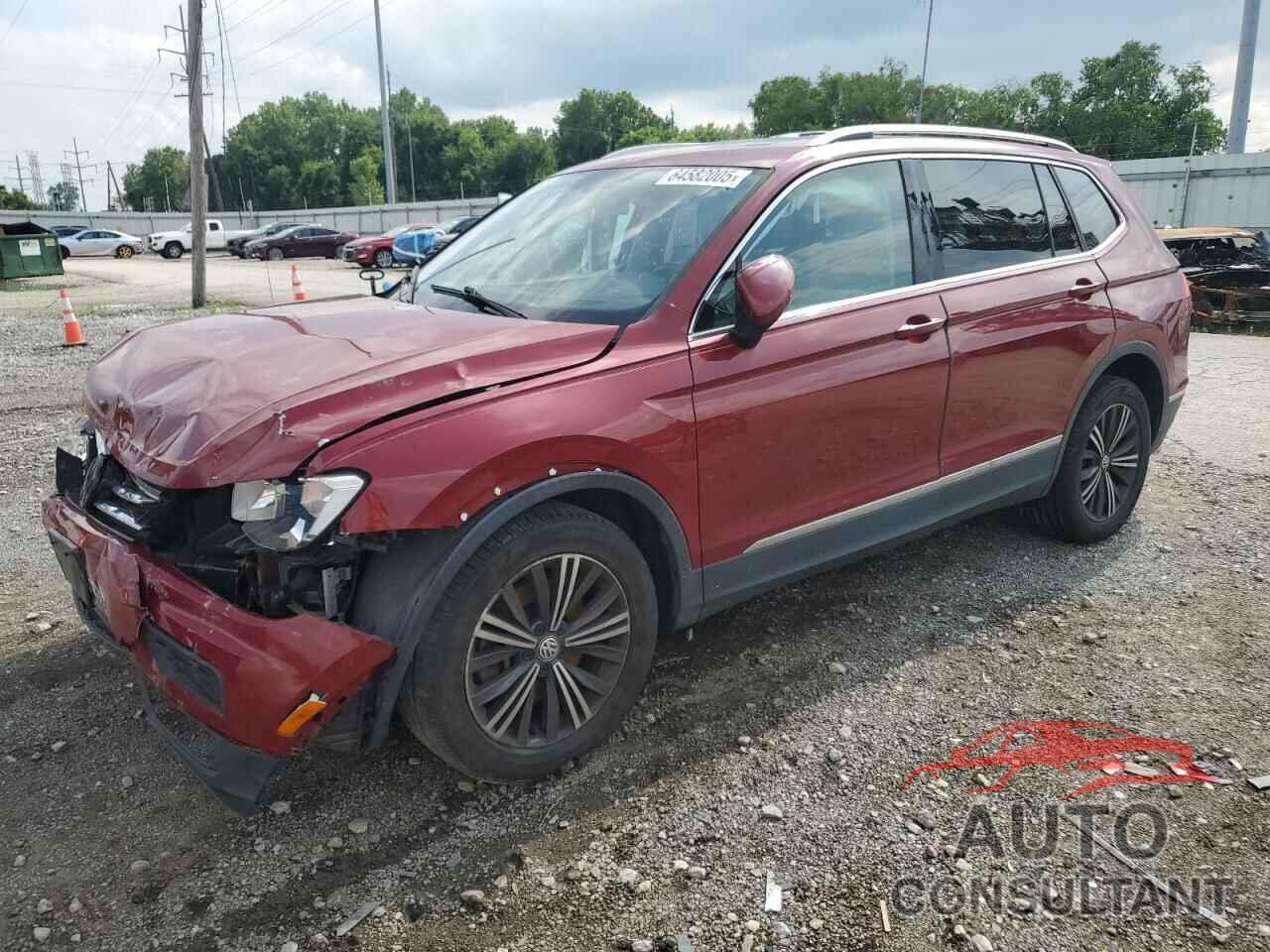 VOLKSWAGEN TIGUAN 2018 - 3VV2B7AX3JM019956