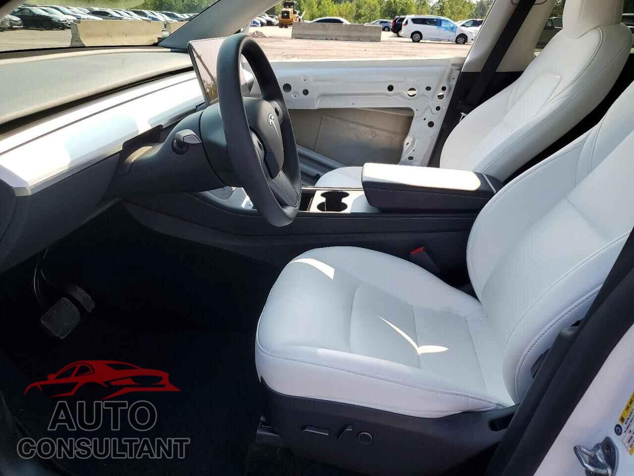 TESLA MODEL Y 2024 - 7SAYGDEE3RF168310