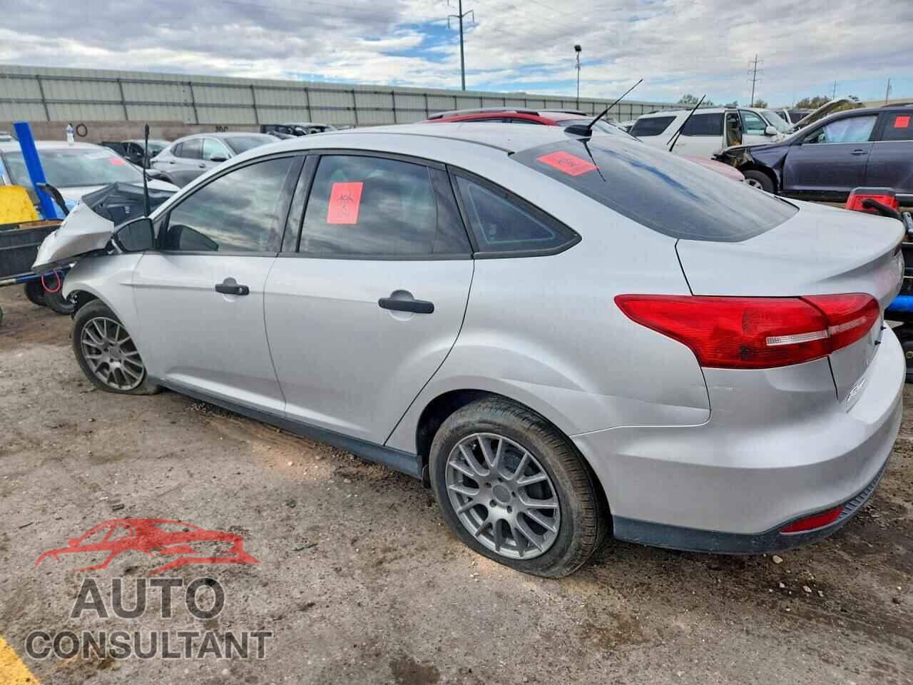 FORD FOCUS 2017 - 1FADP3E22HL343109