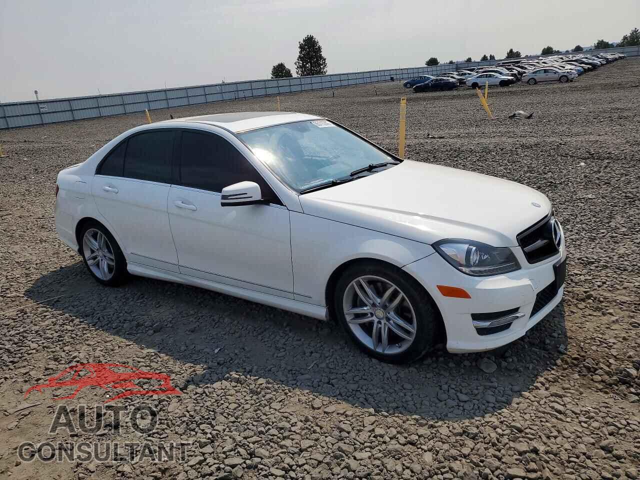 MERCEDES-BENZ C-CLASS 2013 - WDDGF8AB9DR255829