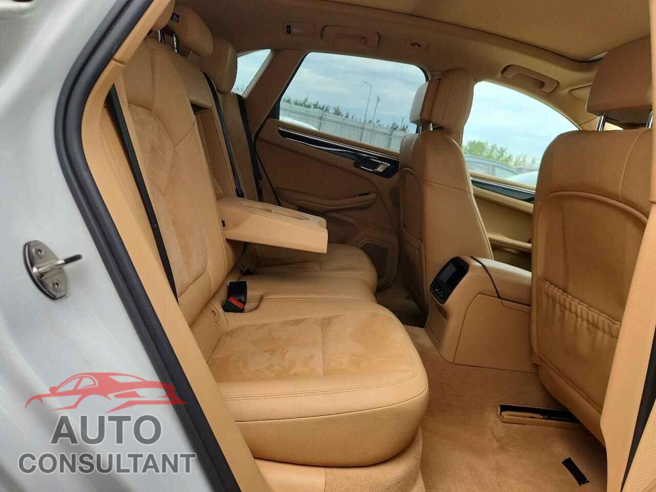 PORSCHE MACAN 2015 - WP1AB2A55FLB60028