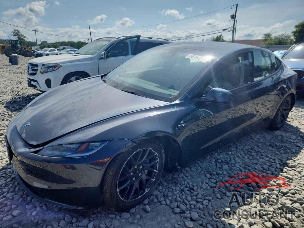 TESLA MODEL 3 2024 - 5YJ3E1EA4RF772523