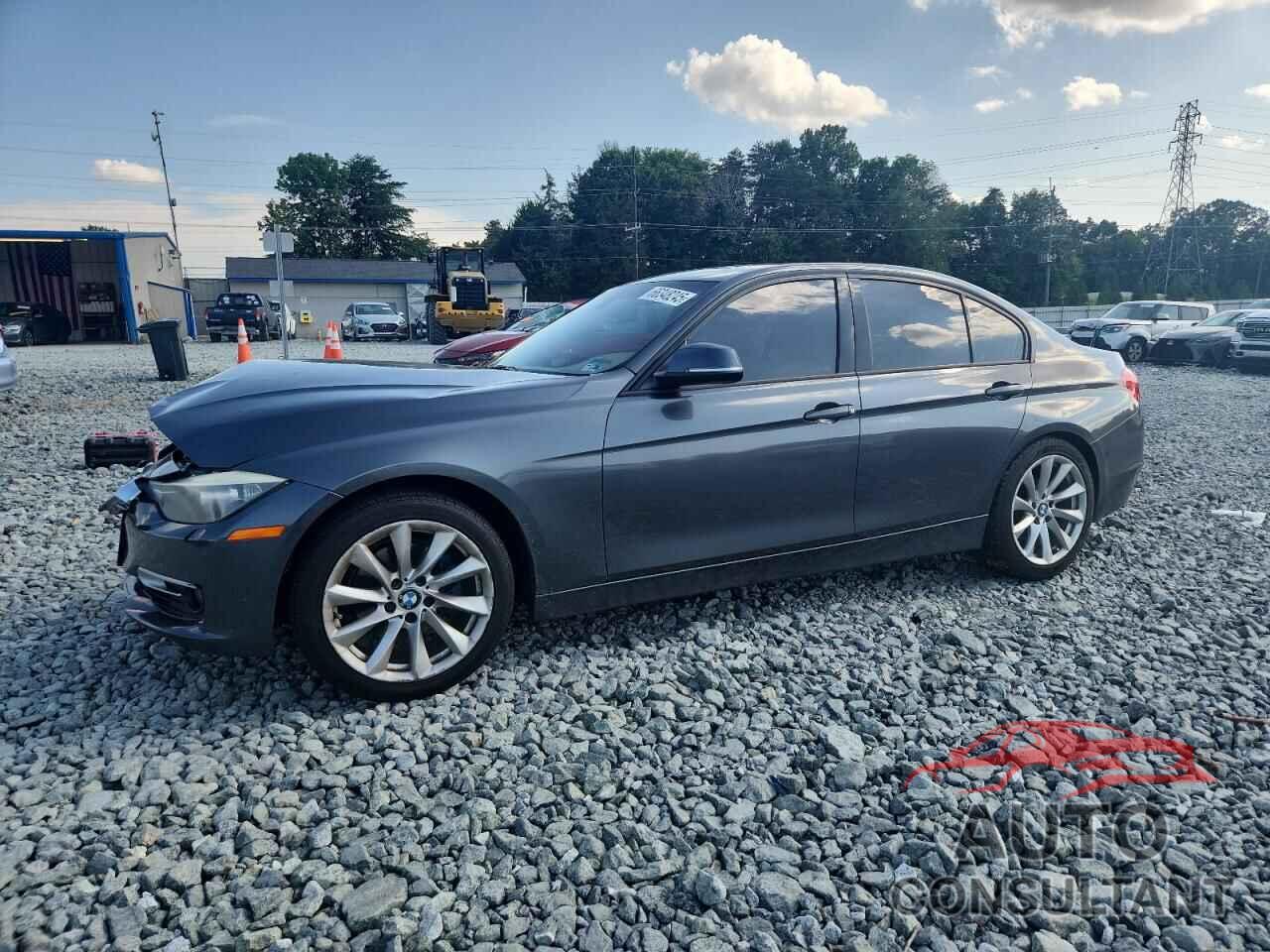 BMW 3 SERIES 2013 - WBA3C1G56DNR45455