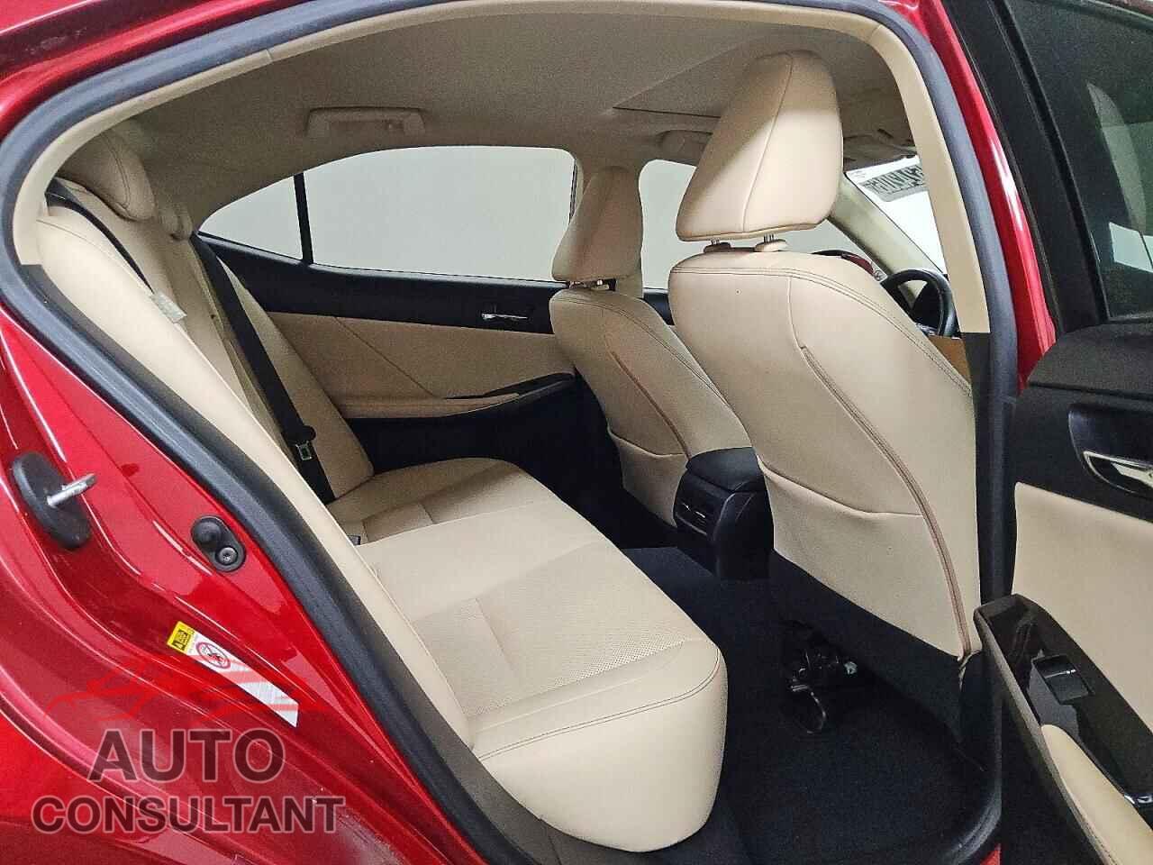LEXUS IS 2015 - JTHBF1D21F5076314